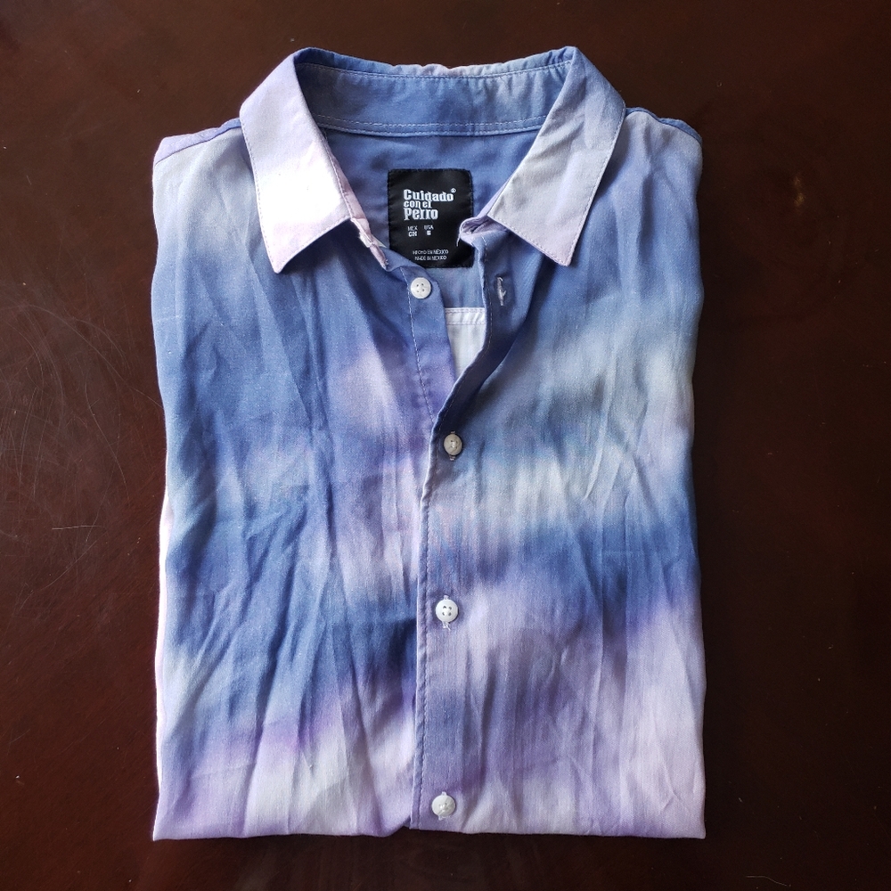 NEW Cuidado con el perro mens Button Up Lightweight Shirt